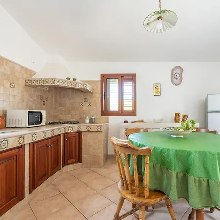 Casa Cala Lunga * קרלופורטה