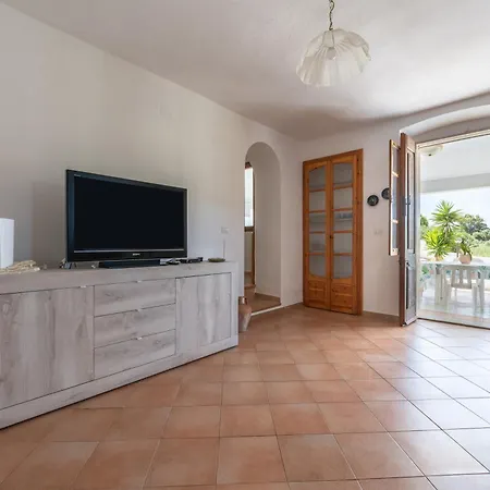 בית נופש Casa Cala Lunga קרלופורטה